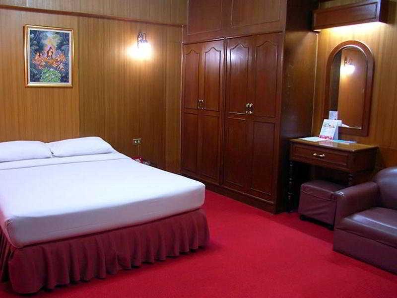 Hotel Nice Palace Делхи Екстериор снимка